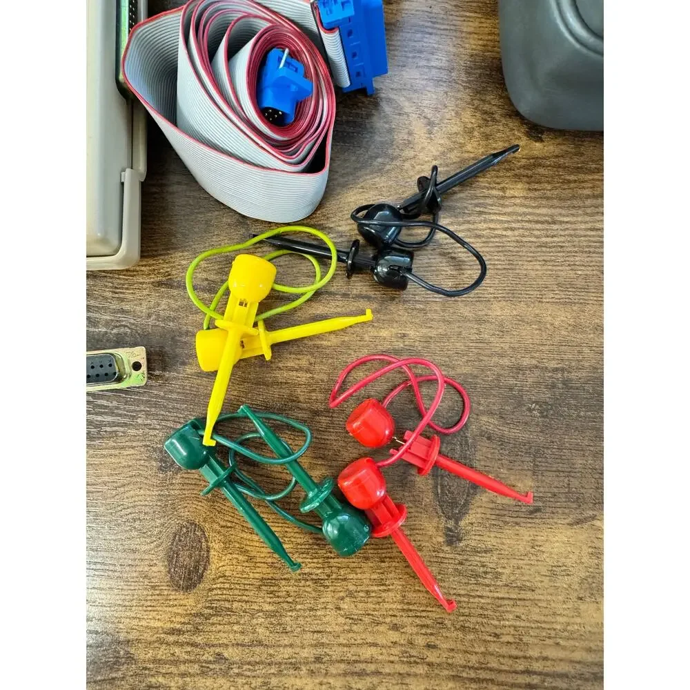 Datatran DataTracker DT-5 RS-232 Serial Line Tester with Cables & Accessorie
